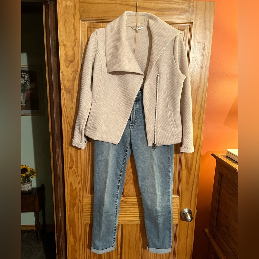 Complete Outfit! Cabi Sweatshirt and Gap Jeans